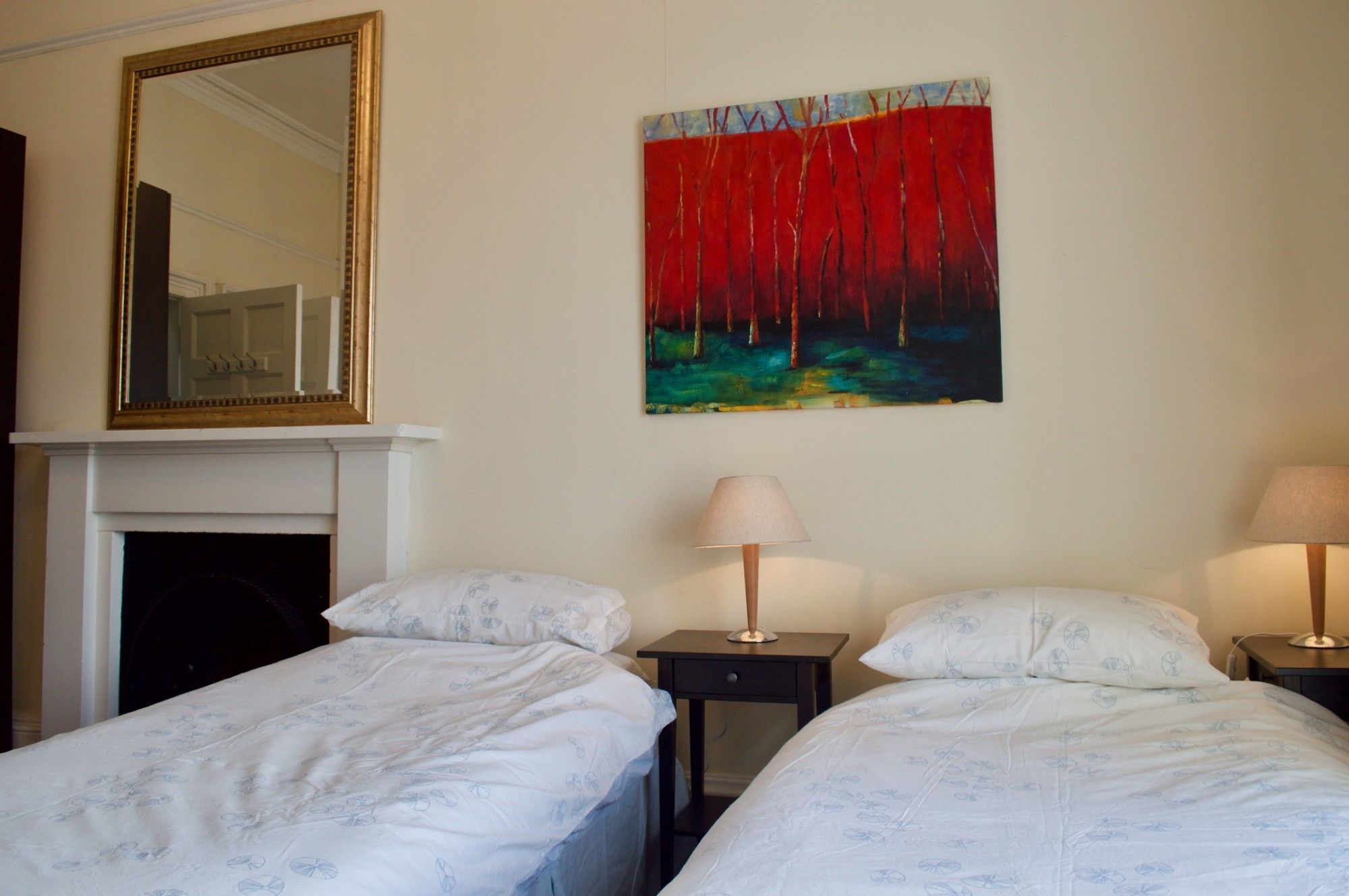 Fabulous 3 Bedroom Flat With Castle Views Edinburgh